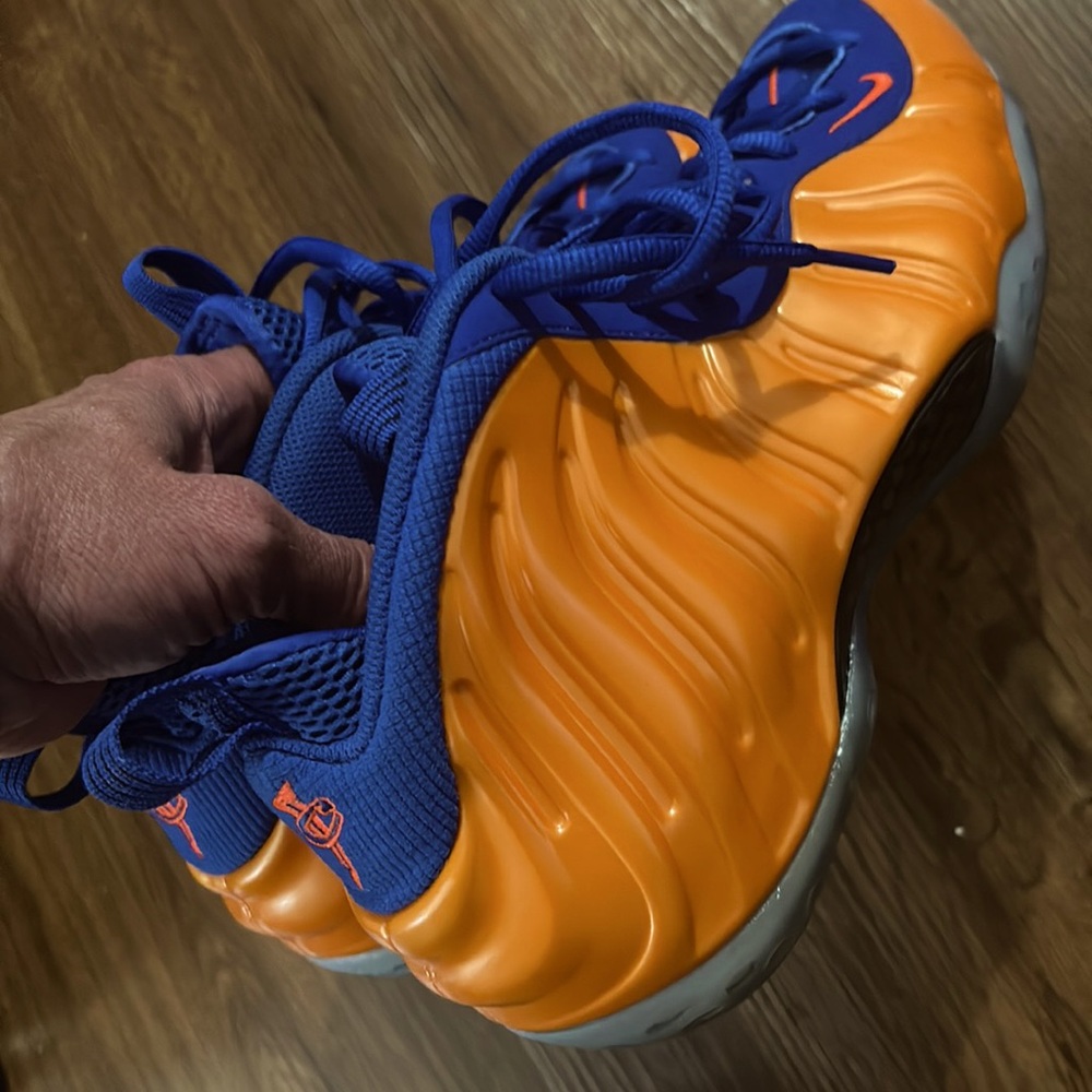Nike Air Foamposite One / New York Knicks / excellent condition too tight on me